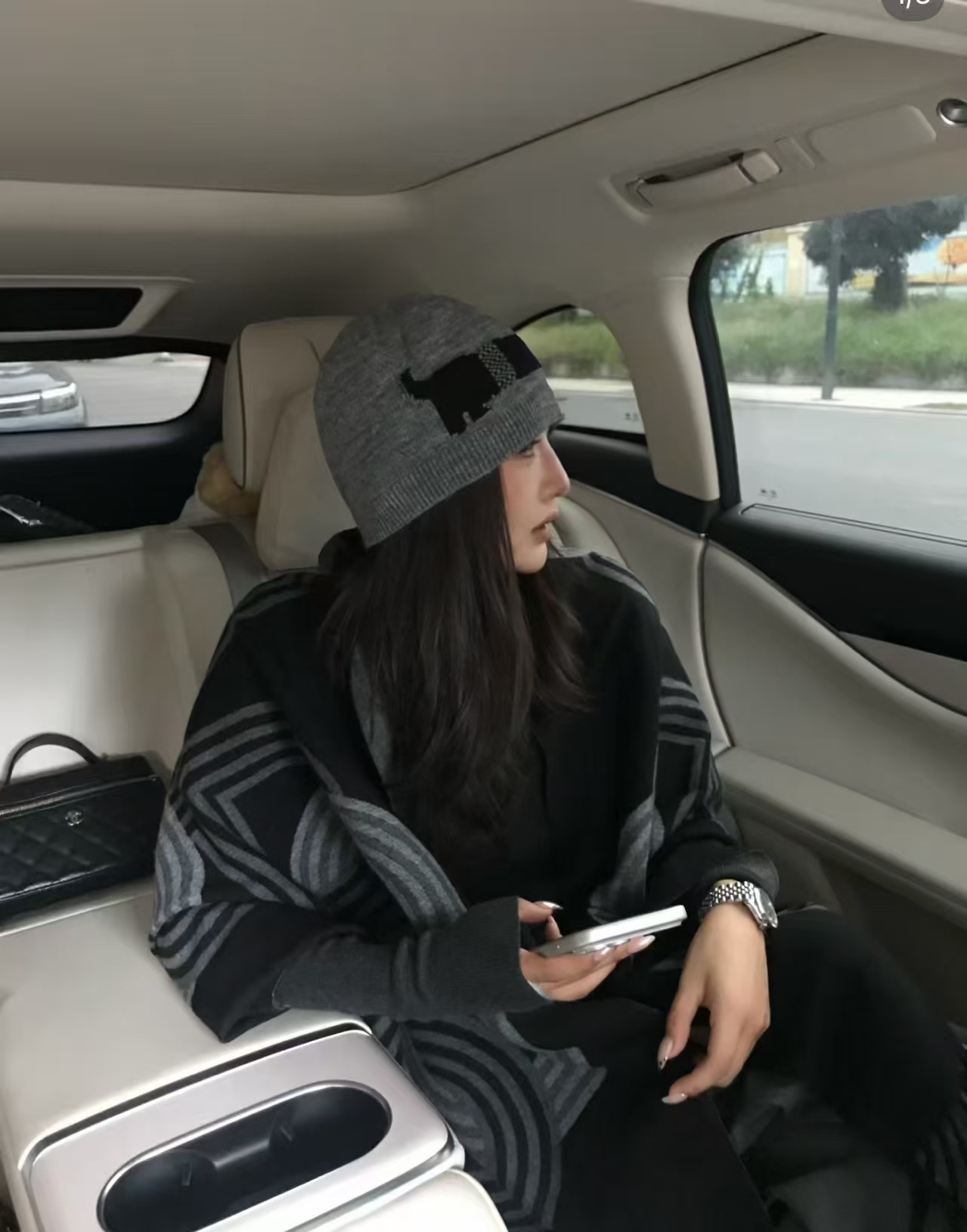 0928018 秋冬輕奢感雙面仿羊絨經典流蘇圍巾披肩 第 13 張