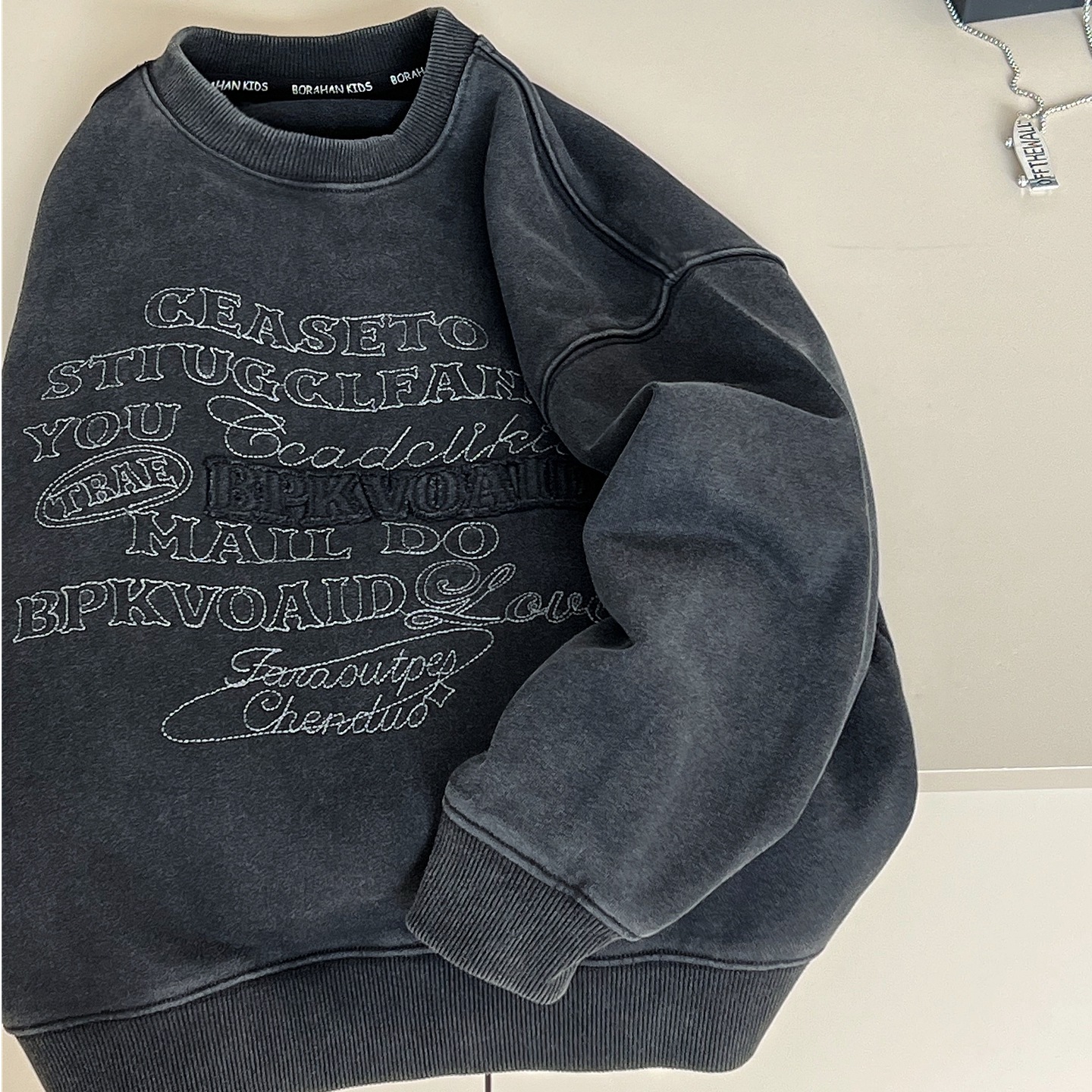1005044 少年中大童潮流復古炒色重工刺繡字母寬鬆圓領大學TEE 第 6 張