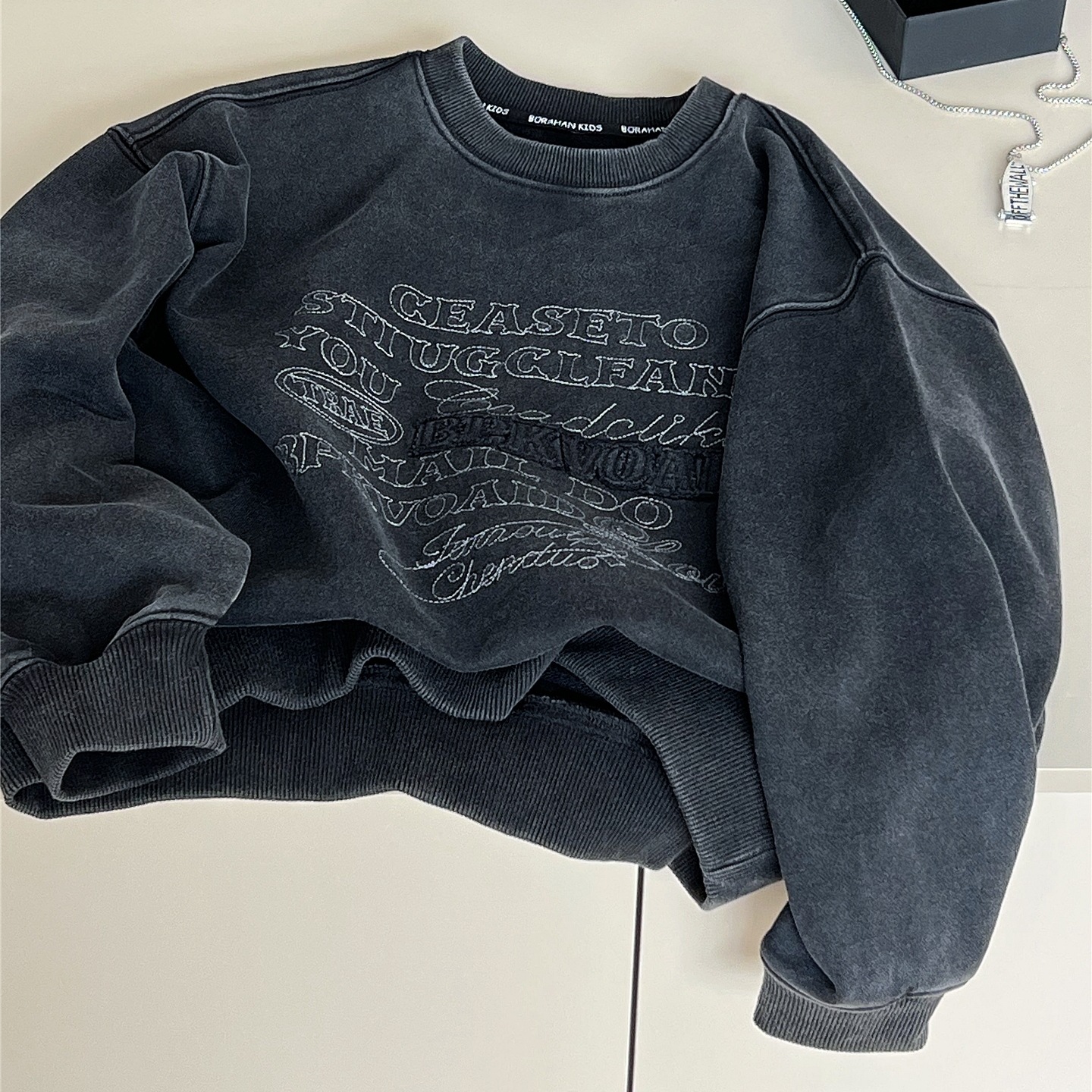 1005044 少年中大童潮流復古炒色重工刺繡字母寬鬆圓領大學TEE 第 7 張