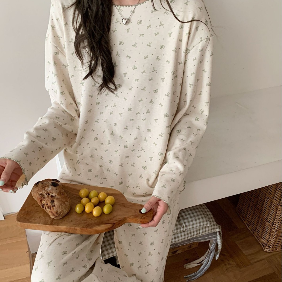 1012004 蘇蘇蝴蝶慕斯長袖長褲休閒寬鬆甜美碎花居家服套裝 第 4 張