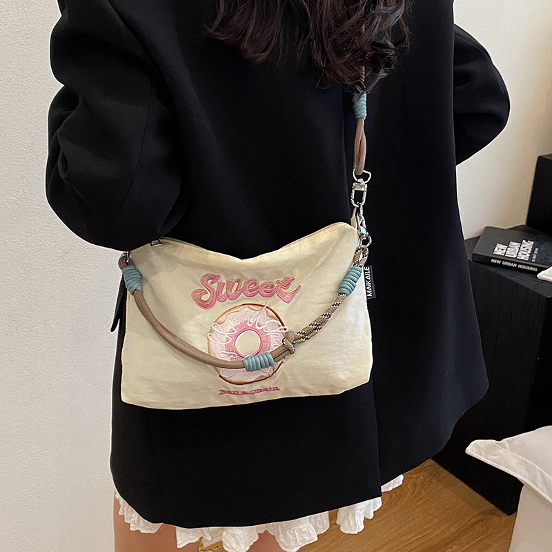 1019019 日系超輕便逛街百搭尼龍刺繡小包手機包 第 9 張