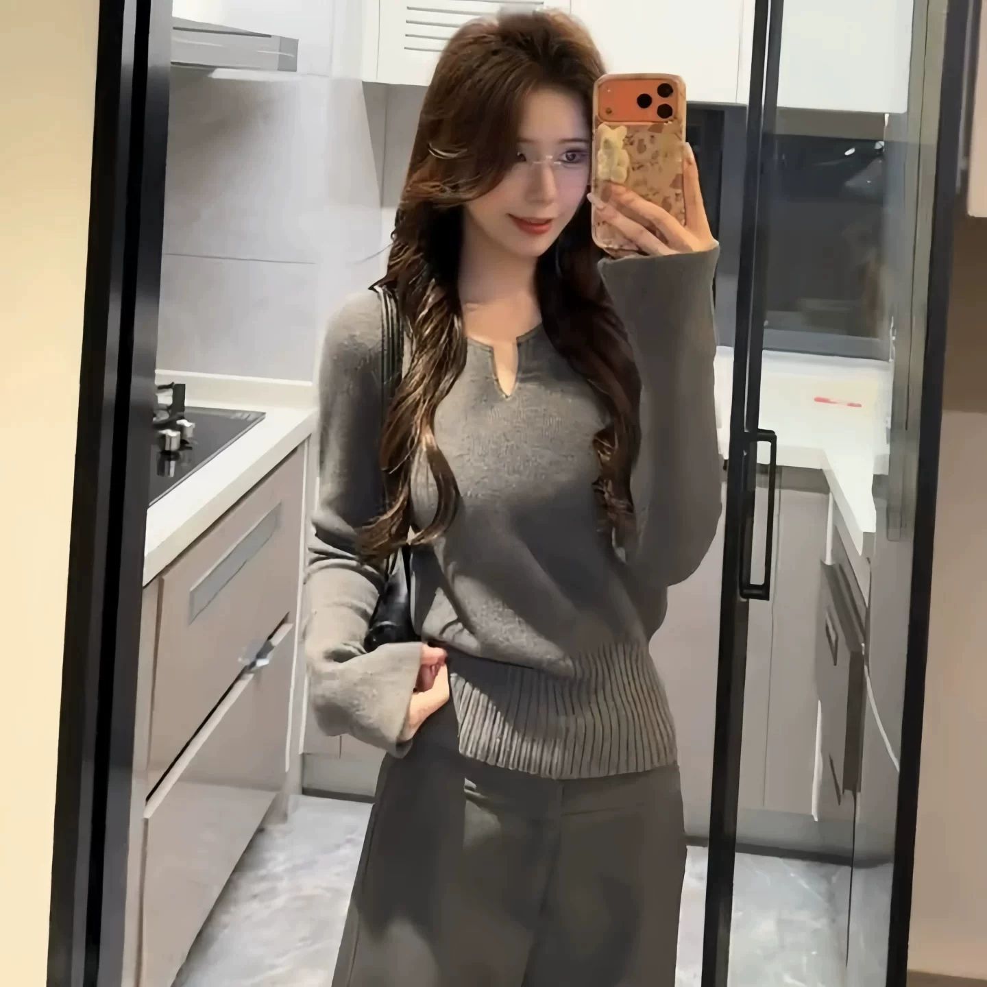 1019037 韓系女士溫柔風氣質V領純色修身針織衫 第 4 張