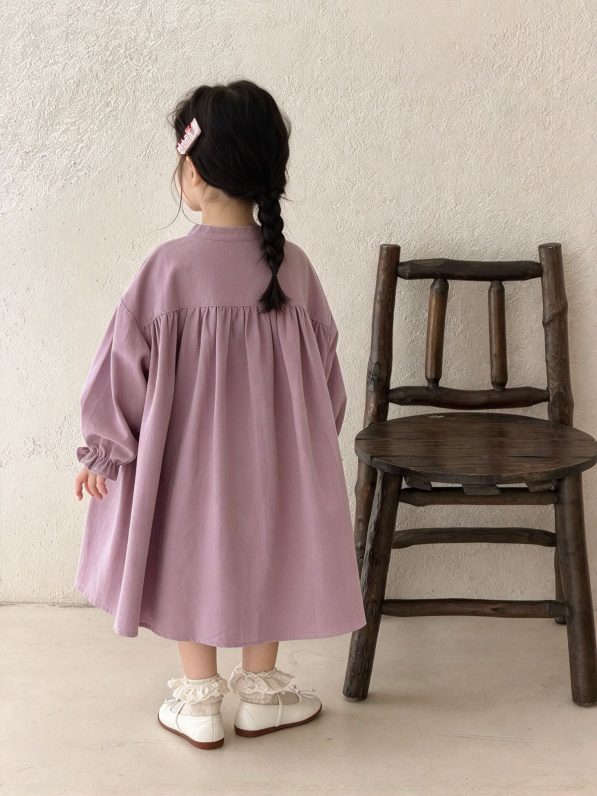 1026016 日系女童無印風極簡純色寬鬆氣質落肩柔軟長版襯衫洋裝 第 5 張