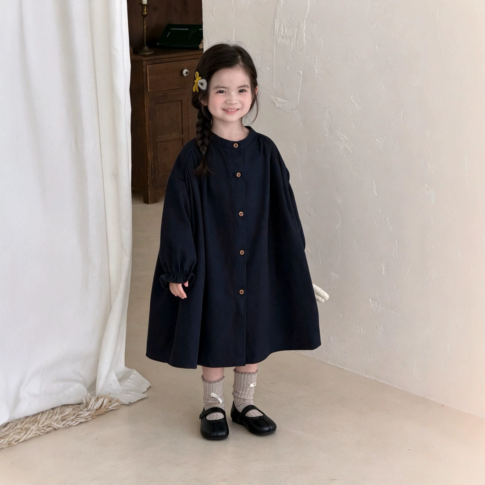 1026016 日系女童無印風極簡純色寬鬆氣質落肩柔軟長版襯衫洋裝 第 8 張