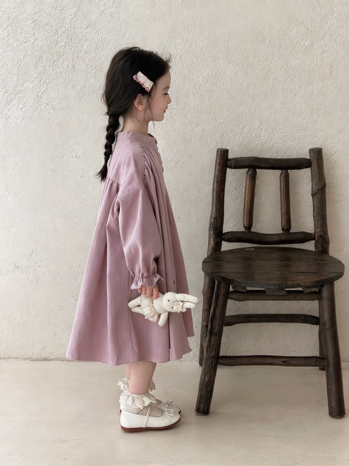 1026016 日系女童無印風極簡純色寬鬆氣質落肩柔軟長版襯衫洋裝 第 25 張